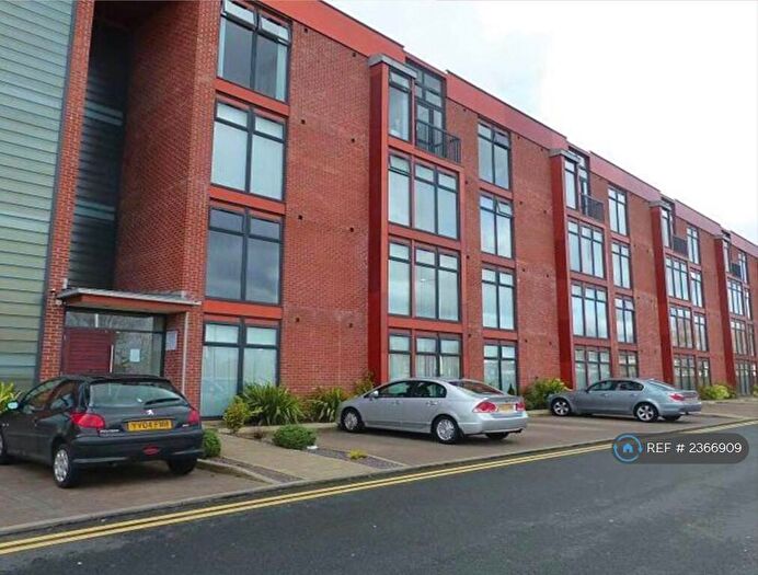 2 Bedroom Flat To Rent In Beech House, Manchester, M22