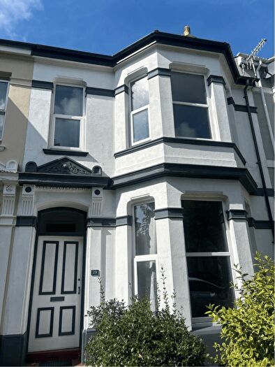 3 Bedroom Flat To Rent In Greenbank Avenue, Plymouth, Devon, PL4