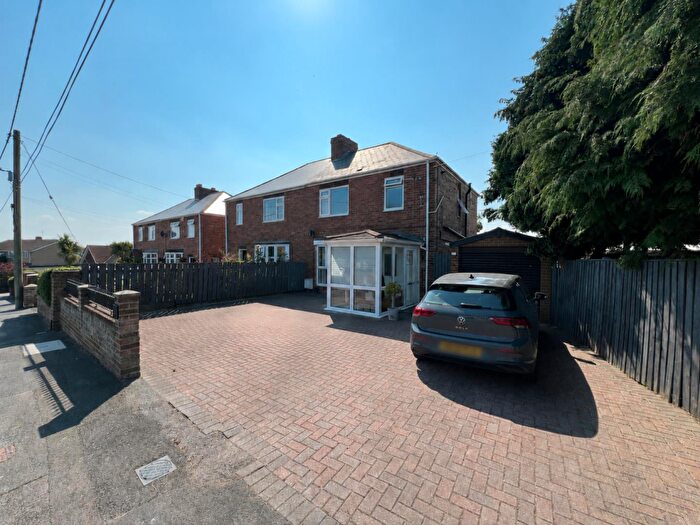 3 Bedroom Semi-Detached House For Sale In Duncombe Bank, Ferryhill, DL17