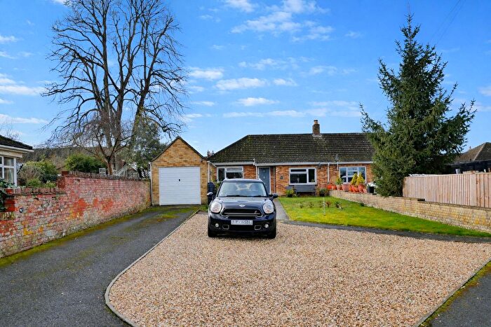 2 Bedroom Semi Detached Bungalow For Sale In Horsebrook Park, Calne, SN11