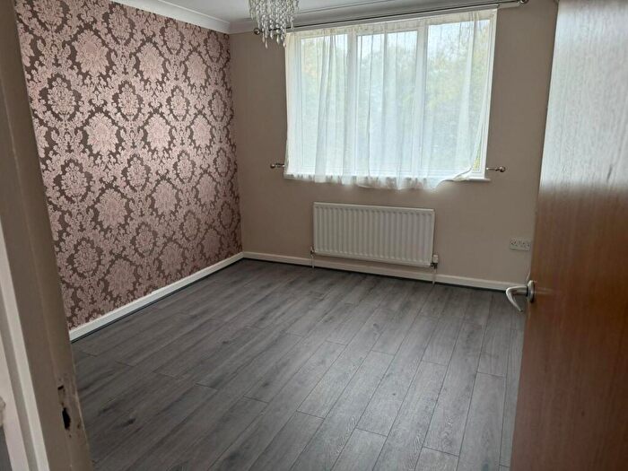 6 Bedroom Detached House To Rent In Covelees Wall, London, E6