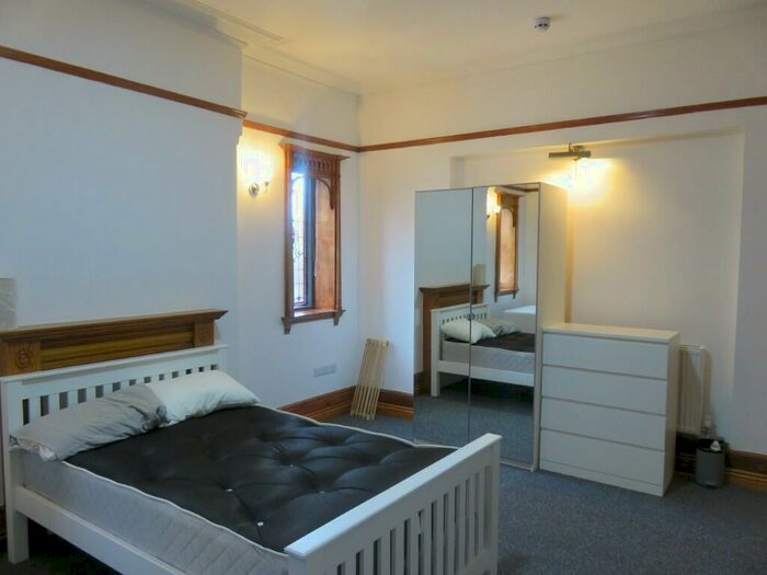 6 Bedroom Detached House To Rent In Trent Boulevard, Nottingham, Nottinghamshire, NG2