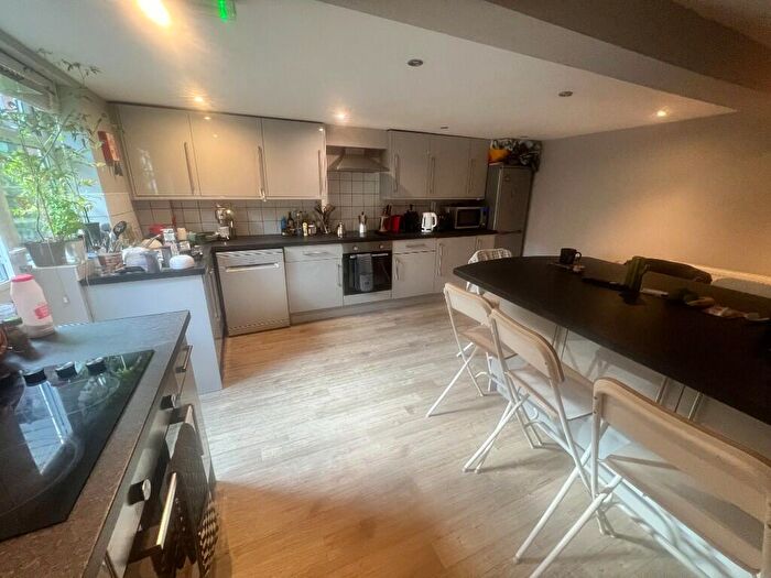 6 Bedroom Terraced House To Rent In Stanmore Street, Leeds, West Yorkshire, LS4