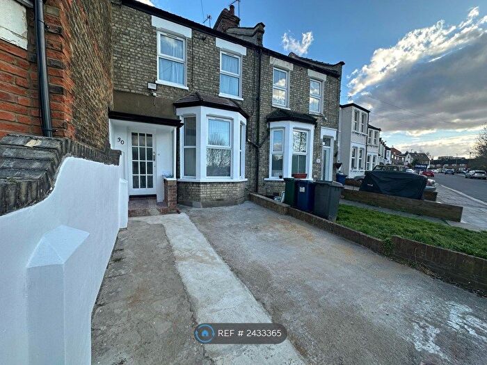 3 Bedroom Terraced House To Rent In Cromwell Road, London, N10