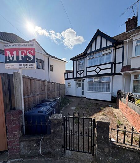 4 Bedroom Terraced House To Rent In Orchard Avenue, Southall, UB1