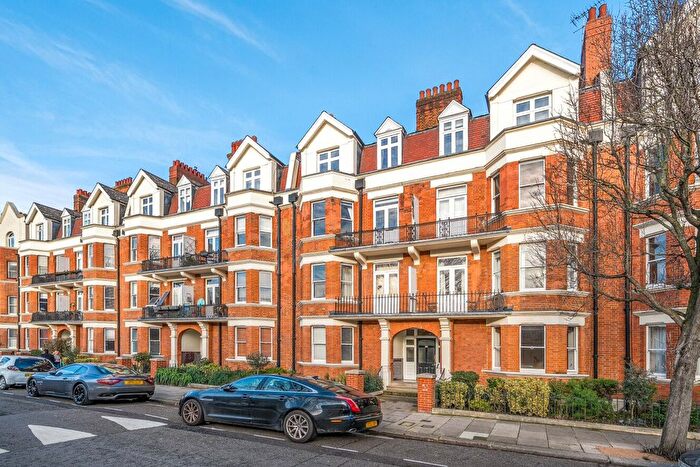 2 Bedroom Flat For Sale In Delaware Road, London, W9
