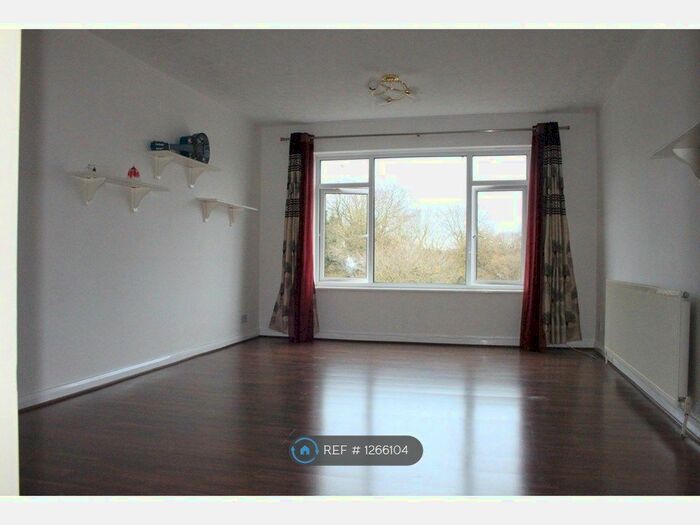 2 Bedroom Flat To Rent In Berry Lane, Rickmansworth WD3
