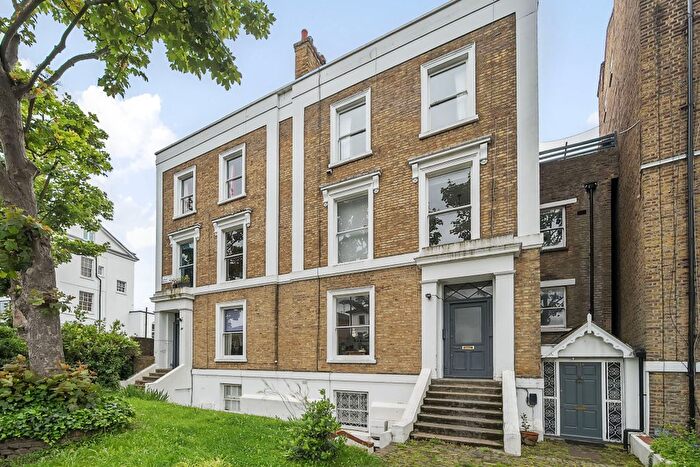2 Bedroom Flat For Sale In Albion Road, London, N16