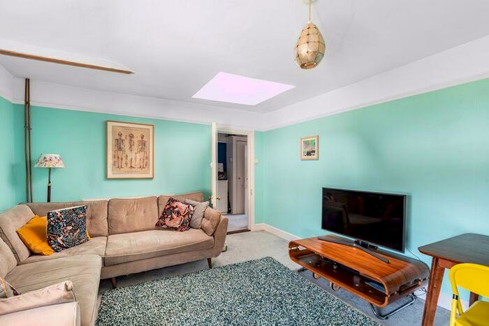 2 Bedroom Flat To Rent In Broxholm Road, London, SE27