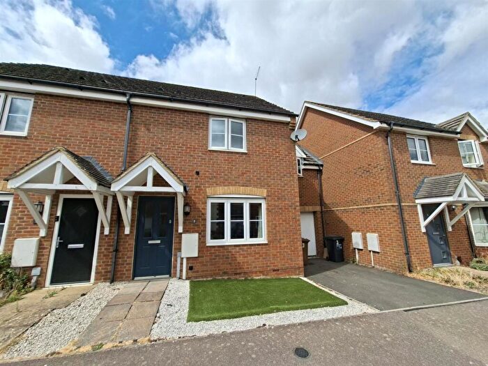 3 Bedroom House For Sale In Thompson Close, Northampton, NN5