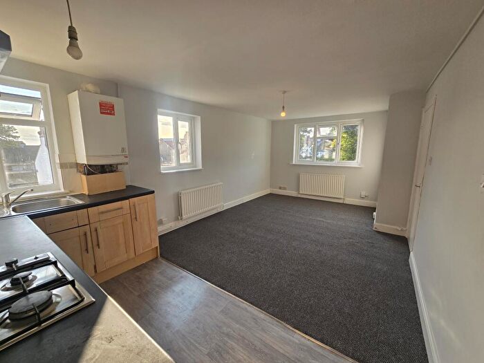 1 Bedroom Flat To Rent In Woodville Road, Thornton Heath, Croydon, CR7