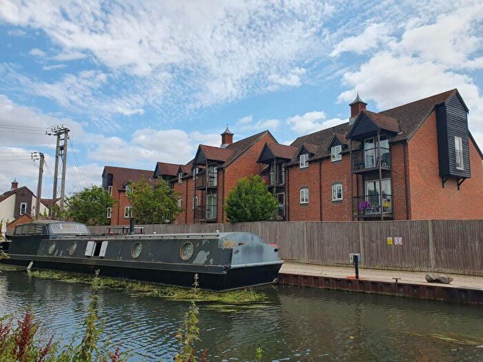2 Bedroom Flat To Rent In Mill Lane, Newbury, RG14