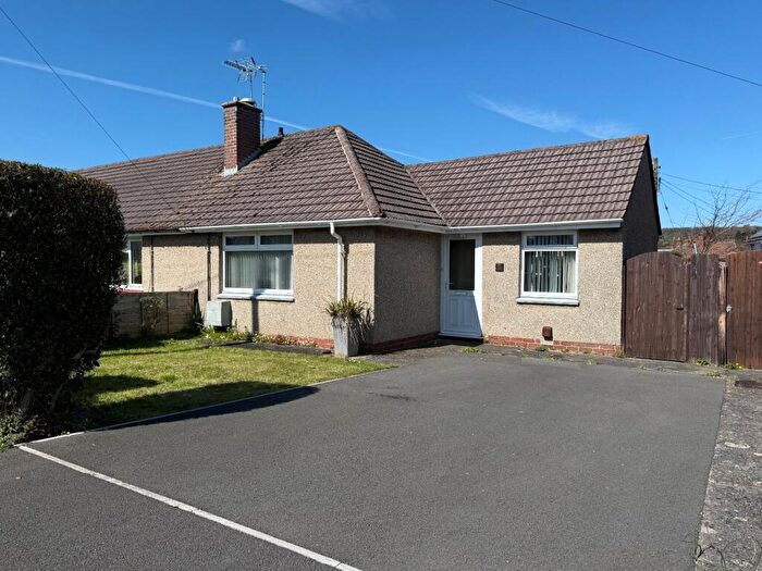 1 Bedroom Bungalow For Sale In Southfield Road, Nailsea, North Somerset, BS48