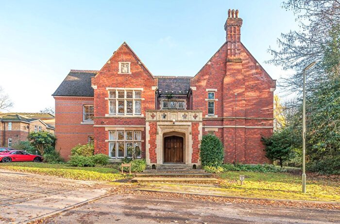 2 Bedroom Flat For Sale In Oakwood Close, Otterbourne, Winchester, Hampshire, SO21