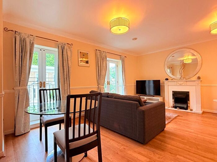 1 Bedroom Flat To Rent In Ibberton House, Russell Road, London, W14