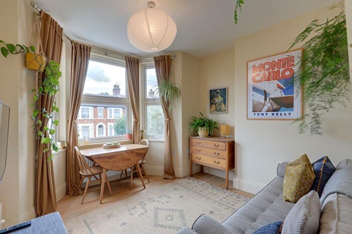 1 Bedroom Flat For Sale In Torridon Road, Hither Green, SE6