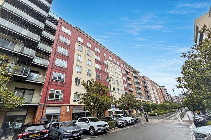 3 Bedroom Flat For Sale In Flat Avro House, Boulevard Drive, Colindale, London, NW9