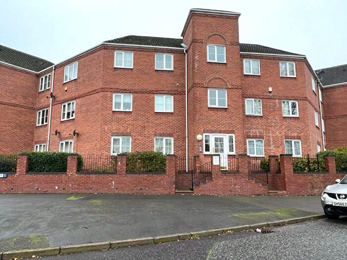 2 Bedroom Apartment To Rent In Summerton Road, Oldbury, West Midlands, B69