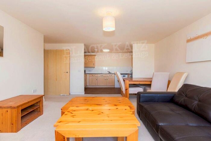 1 Bedroom Flat To Rent In Cline Road, N11