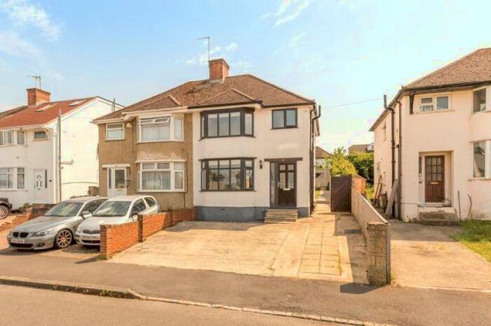 3 Bedroom Semi-Detached House To Rent In Derwent Avenue, Marston, OX3