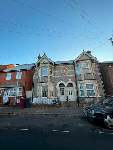 3 Bedroom Semi-Detached House To Rent In Winchester Road, Reading, RG2