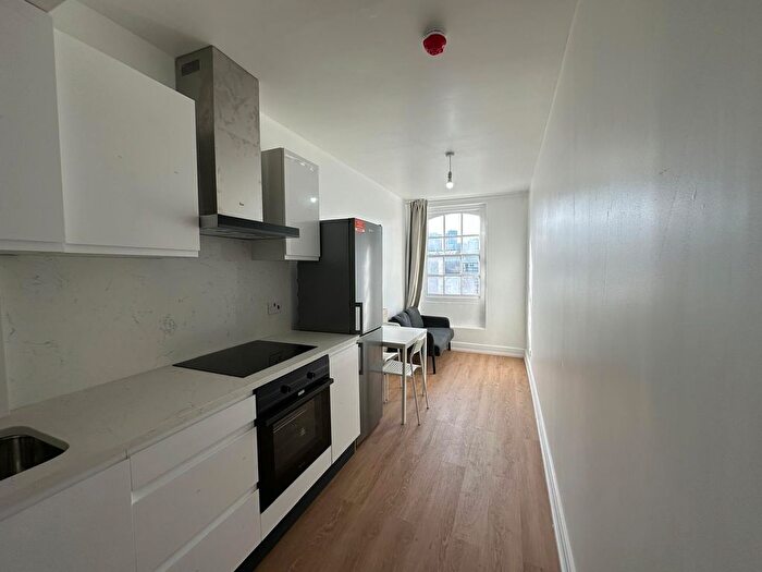 2 Bedroom Flat To Rent In Hoxton Street, London, N1