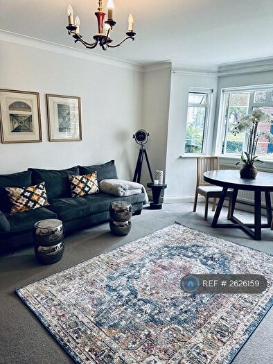 3 Bedroom Flat To Rent In Palmers Road, London, SW14