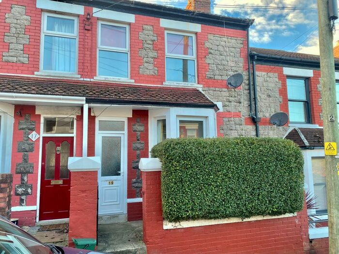 2 Bedroom Property To Rent In St. Oswalds Road, Barry CF63