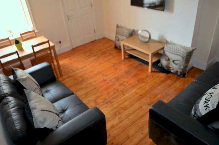 5 Bedroom Maisonette To Rent In Simonside Terrace, Heaton, NE6