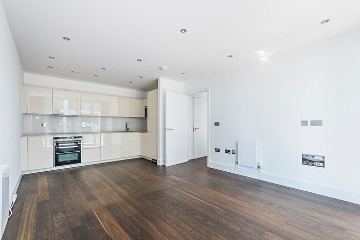 2 Bedroom Flat To Rent In Stamford Square, London, SW15