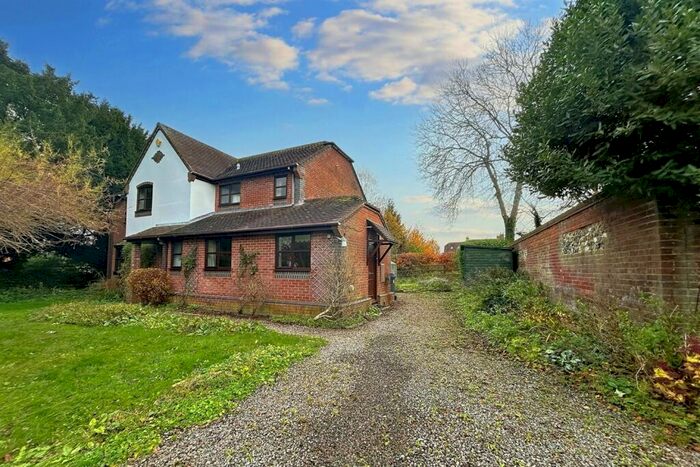 4 Bedroom Detached House For Sale In Bishopstone, SP5