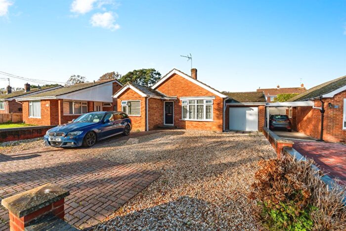 3 Bedroom Detached Bungalow For Sale In Crescent Road, North Baddesley, Southampton, SO52