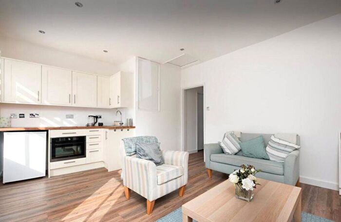 1 Bedroom Apartment To Rent In Station Road, Twyford, Reading, Berkshire, RG10