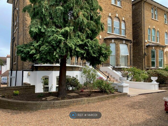 2 Bedroom Flat To Rent In Addiscombe Road, Croydon, CR0