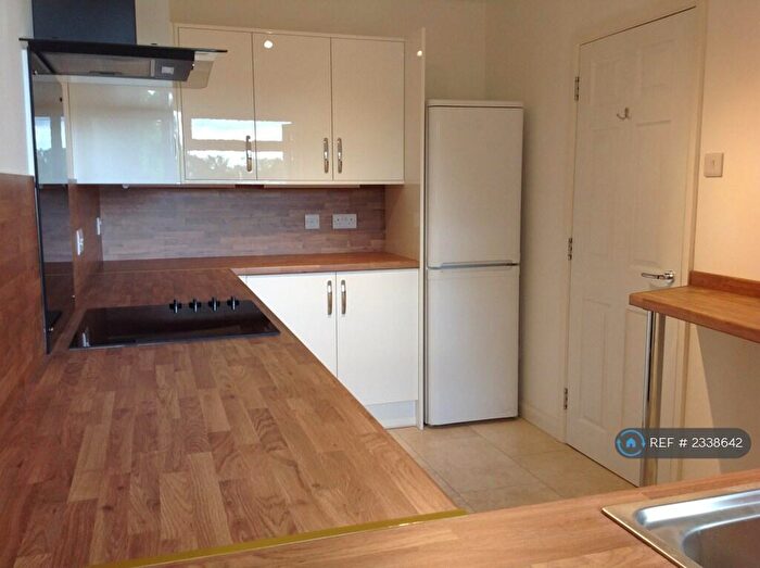 2 Bedroom Flat To Rent In Adelaide Court, Beckenham, BR3