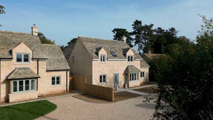 5 Bedroom Detached House For Sale In Bruern Road, Milton-under-Wychwood, OX7