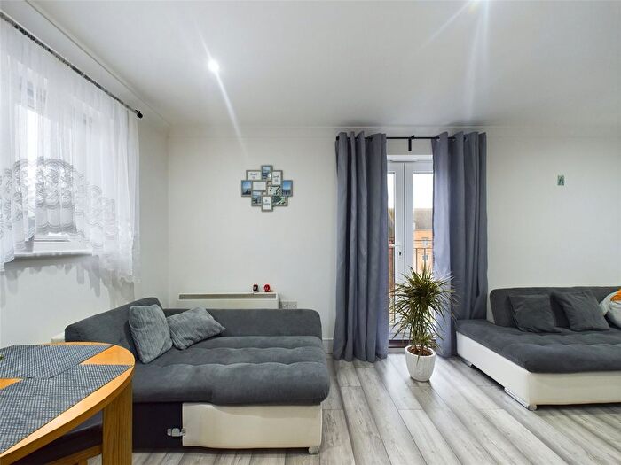 1 Bedroom Flat For Sale In London Road, Romford, RM7