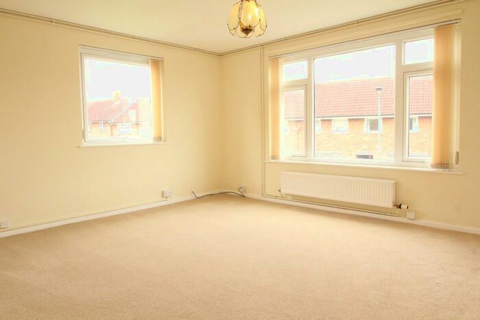 2 Bedroom Flat To Rent In Green Way, Brockworth, Gloucester, GL3