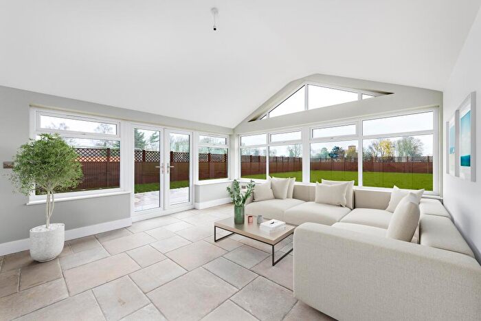 5 Bedroom Detached House For Sale In Thornton Road, North Owersby, LN8
