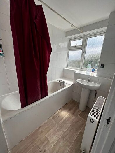 4 Bedroom Maisonette To Rent In Hoe Street, London, E17
