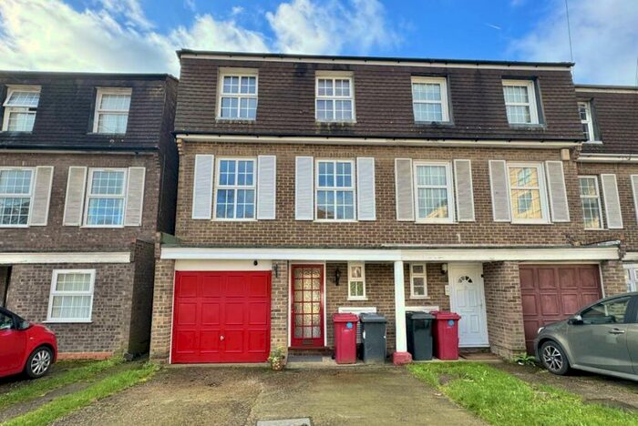 3 Bedroom House To Rent In Arborfield Close, SL1