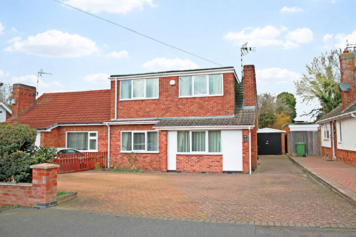 3 Bedroom Semi-Detached Bungalow For Sale In Dorset Avenue, Wigston, LE18