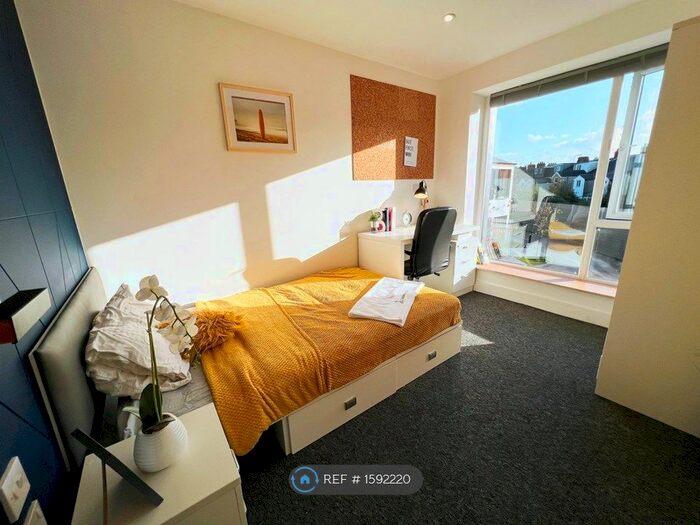 1 Bedroom Flat To Rent In Letty Street, Cardiff, CF24