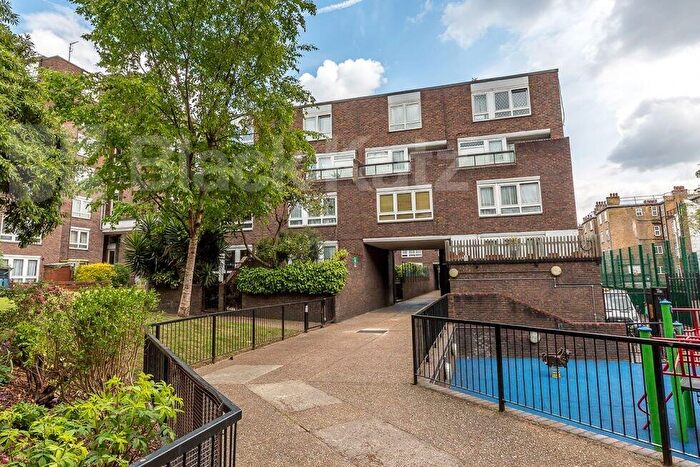 3 Bedroom Flat To Rent In Oakley Square, Camden, NW1