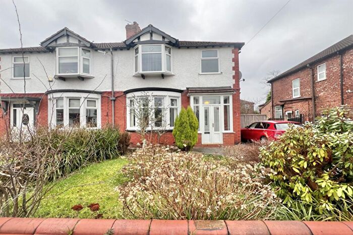 3 Bedroom Semi-Detached House To Rent In Calverley Avenue, M19