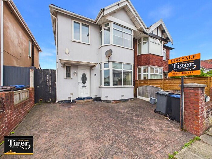 3 Bedroom Semi-Detached House For Sale In Riversleigh Avenue, Blackpool, FY1