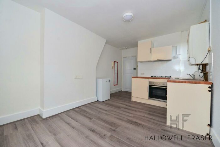 1 Bedroom Apartment To Rent In Holloway Road, London, N19