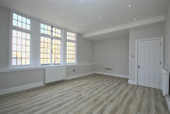 1 Bedroom Flat To Rent In The Mall, London, W5