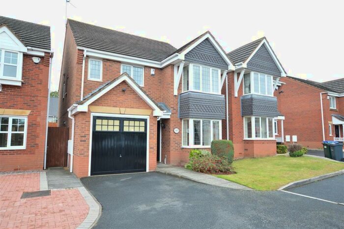 4 Bedroom Detached House To Rent In Birmingham Road, Great Barr, Birmingham, B43