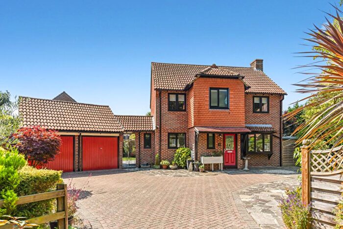4 Bedroom Detached House For Sale In Margaret Close, Aldwick, PO21